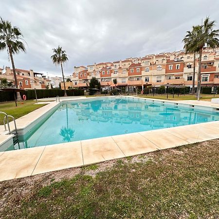La Bella Escondida Piscina Campo De Golf Solarium Y Parking En Centro Historico Apartment Malaga Exterior photo