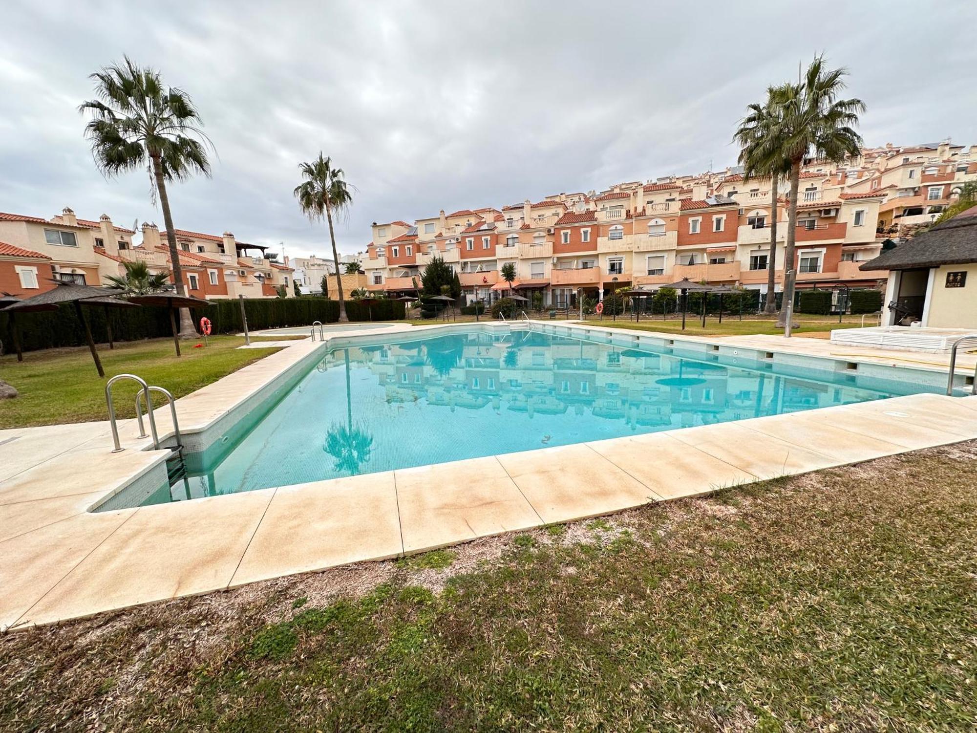 La Bella Escondida Piscina Campo De Golf Solarium Y Parking En Centro Historico Apartment Malaga Exterior photo